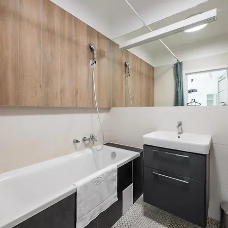 Gandalf's Sanctuary By Bookinghost Appartamento *